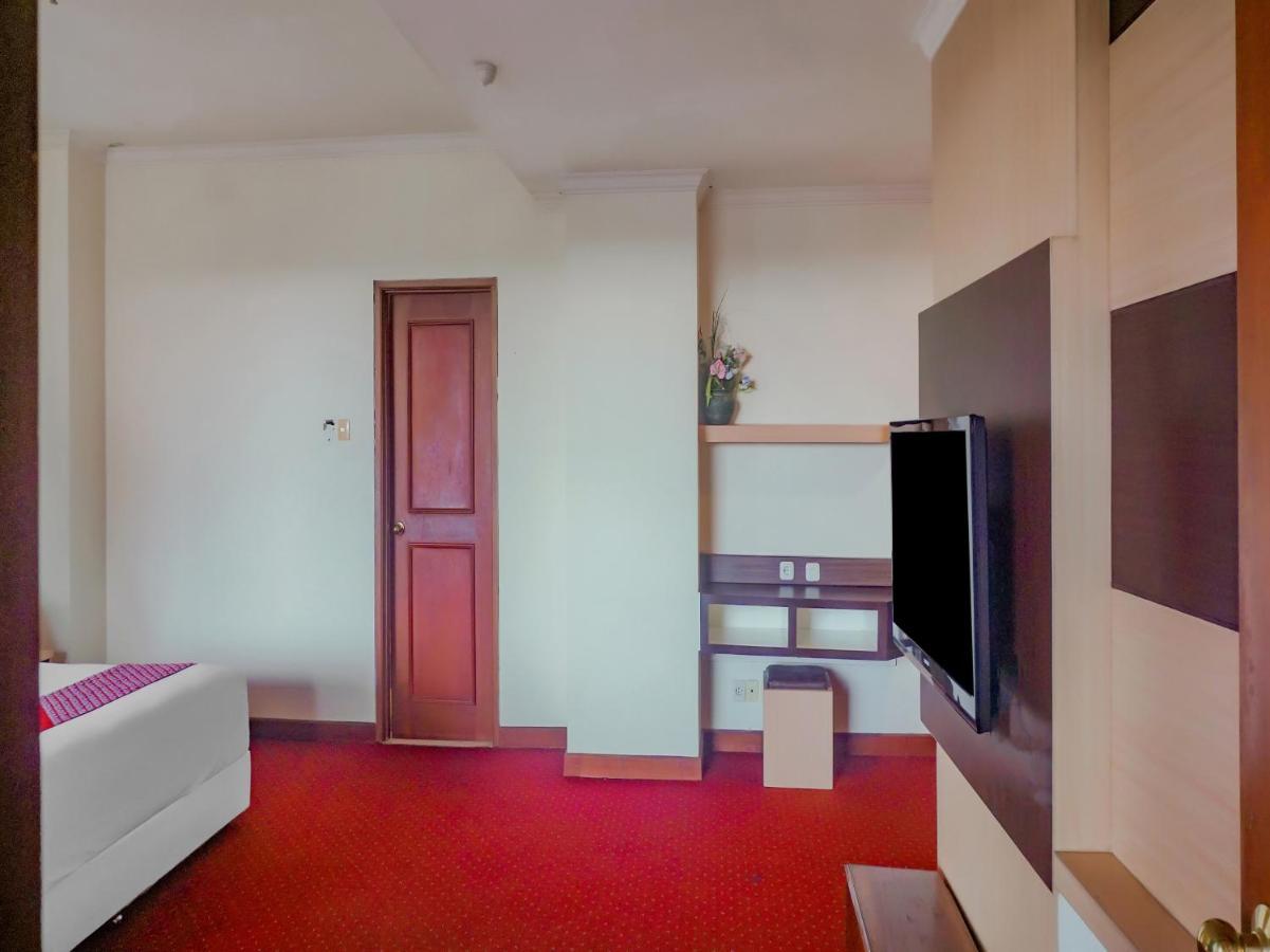 Oyo 3967 Hotel Pantai Wisata Makassar Ngoại thất bức ảnh