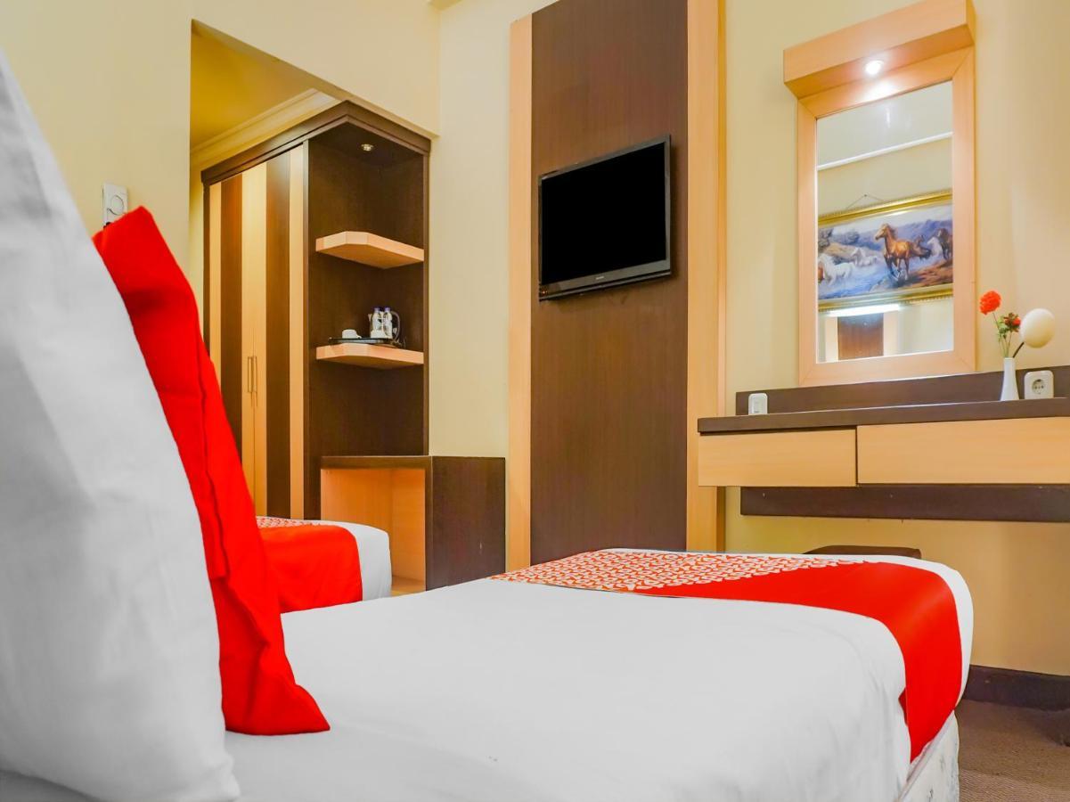Oyo 3967 Hotel Pantai Wisata Makassar Ngoại thất bức ảnh