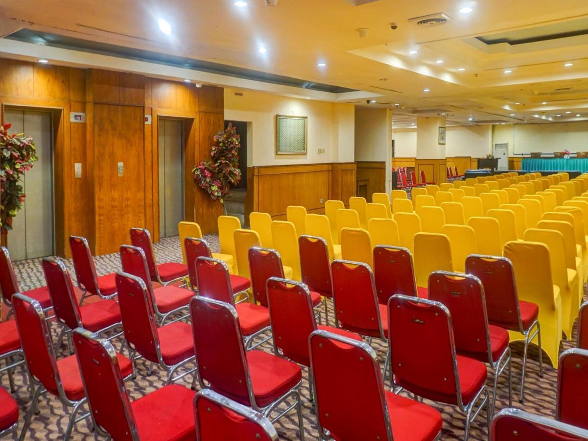 Oyo 3967 Hotel Pantai Wisata Makassar Ngoại thất bức ảnh