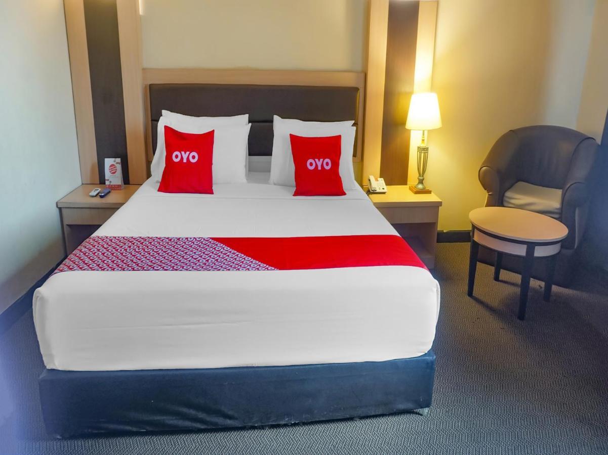 Oyo 3967 Hotel Pantai Wisata Makassar Ngoại thất bức ảnh