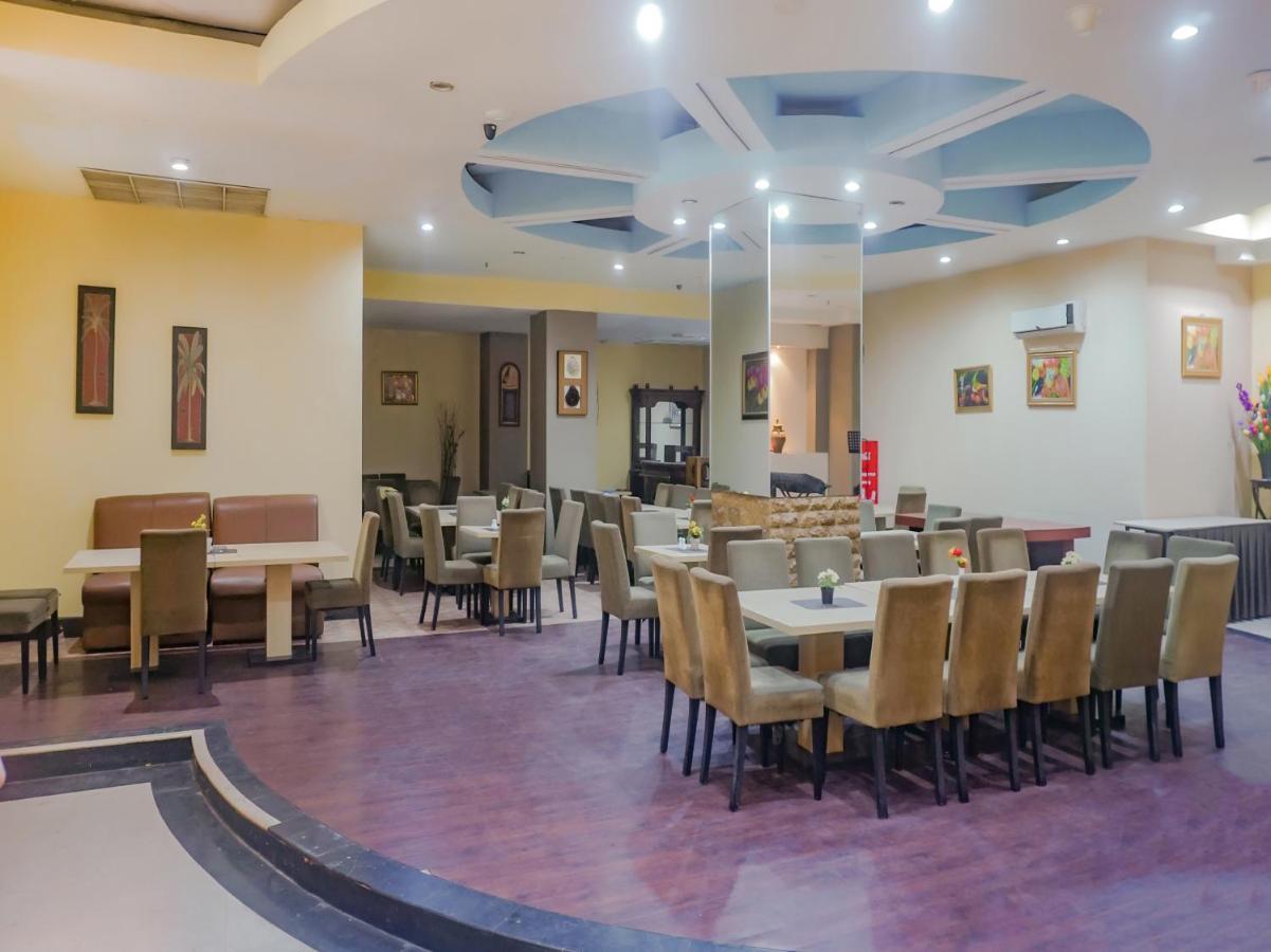 Oyo 3967 Hotel Pantai Wisata Makassar Ngoại thất bức ảnh
