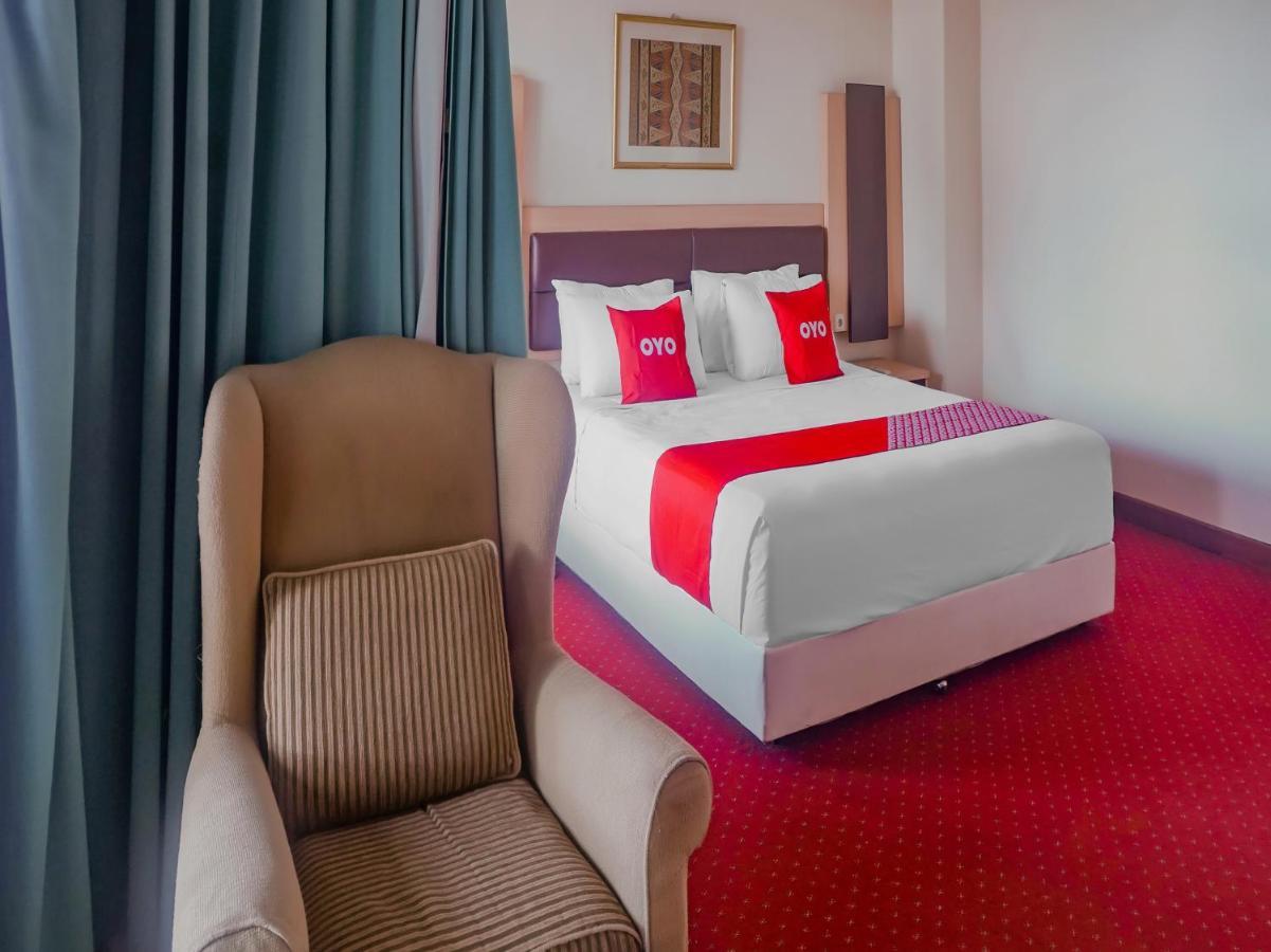 Oyo 3967 Hotel Pantai Wisata Makassar Ngoại thất bức ảnh