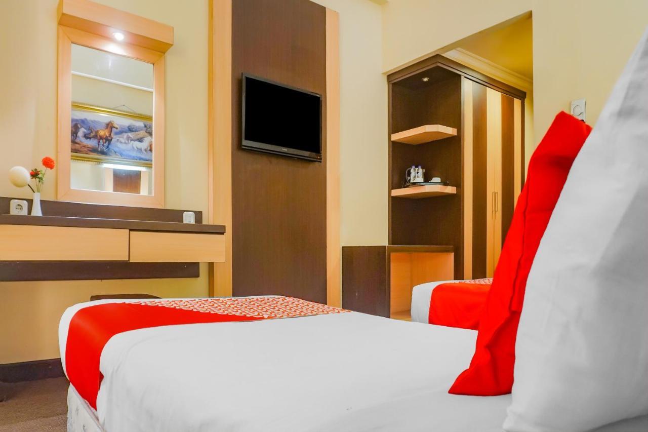 Oyo 3967 Hotel Pantai Wisata Makassar Ngoại thất bức ảnh
